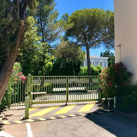 Au Bord De L'eau A Boulouris-sur-mer *